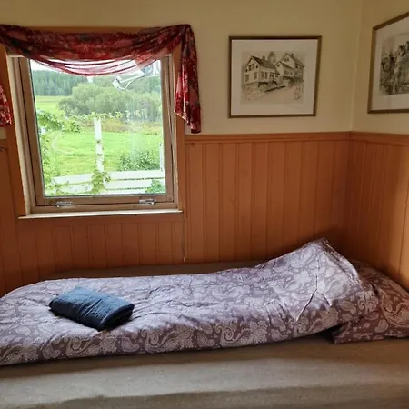Warm And Cozy Cottage, Great Location Kvaloya