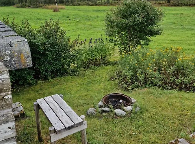 Warm And Cozy Cottage, Great Location 컨트리하우스 *