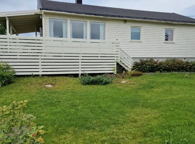 Warm And Cozy Cottage, Great Location Kvaloya